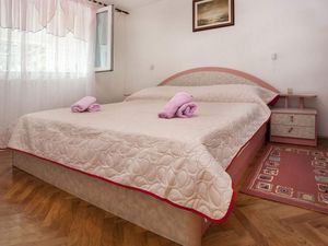 23644693-Ferienwohnung-4-Rovinj-300x225-4