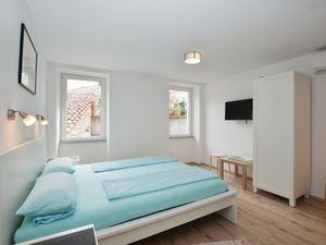 23663477-Ferienwohnung-2-Rovinj-300x225-3