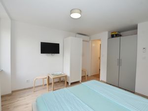 23663477-Ferienwohnung-2-Rovinj-300x225-4