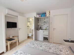 23663476-Ferienwohnung-2-Rovinj-300x225-1