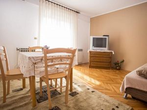 23961581-Ferienwohnung-3-Rovinj-300x225-1