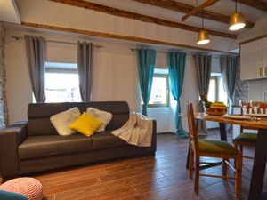 23966540-Ferienwohnung-3-Rovinj-300x225-3