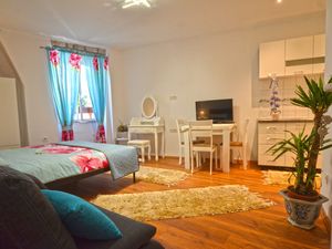 23966533-Ferienwohnung-2-Rovinj-300x225-1