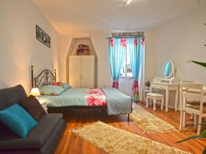 23966533-Ferienwohnung-2-Rovinj-300x225-3