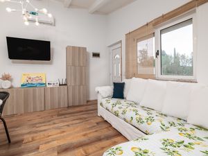 24013357-Ferienwohnung-4-Rovinj-300x225-1