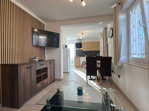 24015796-Ferienwohnung-4-Rovinj-300x225-1