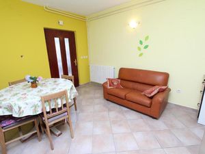 24015799-Ferienwohnung-3-Rovinj-300x225-1