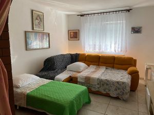 24016614-Ferienwohnung-3-Rovinj-300x225-3