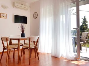 23927367-Ferienwohnung-4-Rovinj-300x225-2