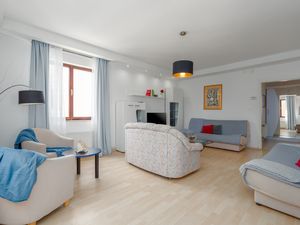 23929706-Ferienwohnung-6-Rovinj-300x225-3