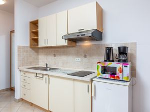 23931556-Ferienwohnung-2-Rovinj-300x225-5