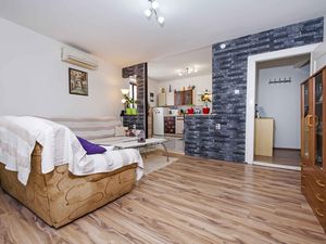 23891942-Ferienwohnung-4-Rovinj-300x225-2