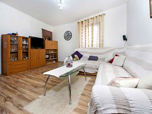 23891942-Ferienwohnung-4-Rovinj-300x225-4