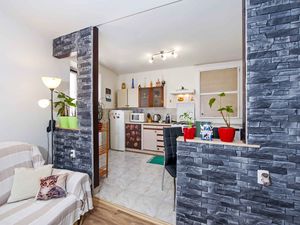 23891942-Ferienwohnung-4-Rovinj-300x225-5