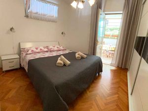 23957890-Ferienwohnung-4-Rovinj-300x225-5