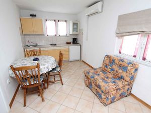 23999938-Ferienwohnung-3-Rovinj-300x225-4