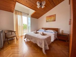 23957896-Ferienwohnung-7-Rovinj-300x225-5