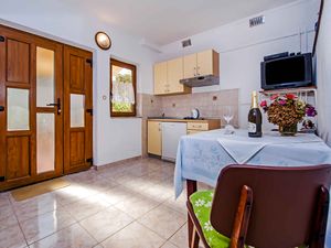 23957899-Ferienwohnung-2-Rovinj-300x225-3