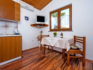 23957900-Ferienwohnung-2-Rovinj-300x225-4