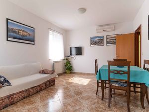 24031584-Ferienwohnung-4-Rovinj-300x225-3