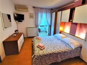 24031843-Ferienwohnung-2-Rovinj-300x225-5