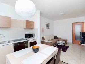 24031857-Ferienwohnung-3-Rovinj-300x225-1