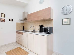 24031863-Ferienwohnung-4-Rovinj-300x225-5