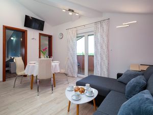 24000920-Ferienwohnung-4-Rovinj-300x225-2