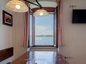 692700-Ferienwohnung-6-Rovinj-300x225-5