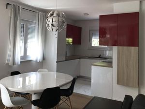 22922411-Ferienwohnung-6-Rovinj-300x225-5