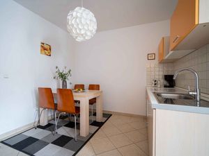 24031862-Ferienwohnung-3-Rovinj-300x225-4