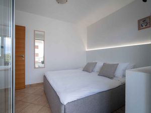 24031862-Ferienwohnung-3-Rovinj-300x225-5