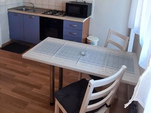 21944143-Ferienwohnung-2-Rovinj-300x225-1