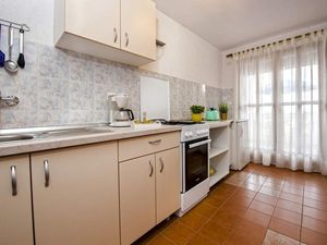 24054604-Ferienwohnung-3-Rovinj-300x225-2