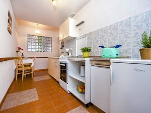 24054604-Ferienwohnung-3-Rovinj-300x225-3