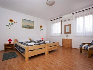 24054604-Ferienwohnung-3-Rovinj-300x225-5