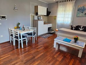 23932518-Ferienwohnung-4-Rovinj-300x225-2