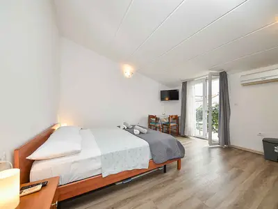 Ferienwohnung für 2 Personen (27 m²) in Rovinj 1/10
