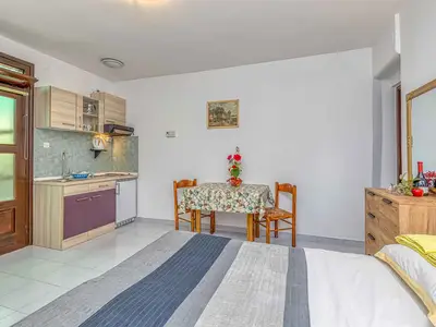 Ferienwohnung für 2 Personen (25 m²) in Rovinj 6/10