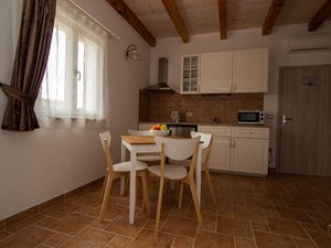 23995000-Ferienwohnung-2-Rovinjsko Selo-300x225-5