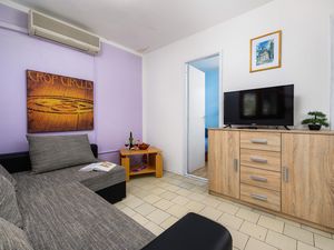 23754569-Ferienwohnung-4-Rovinjsko Selo-300x225-4