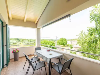 Ferienwohnung für 5 Personen (98 m²) in Rovinjsko Selo 4/10
