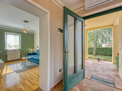 Ferienwohnung für 2 Personen (65 m²) in Rovinjsko Selo 1/10