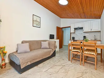 Ferienwohnung für 4 Personen (50 m²) in Rovinjsko Selo 1/10