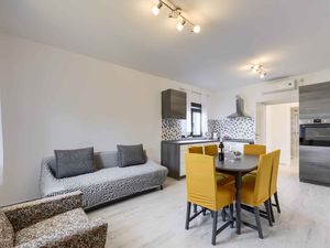 Ferienwohnung für 4 Personen (90 m²) in Rtina