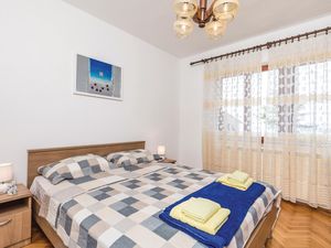 23737802-Ferienwohnung-4-Rubeši-300x225-4