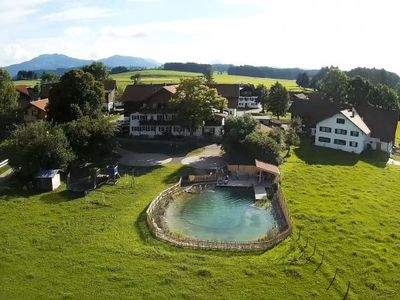 Unser Hof mit Schwimmteich