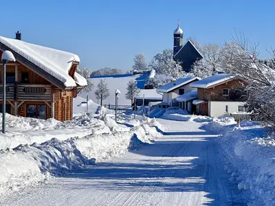 Straße am Blockhaus Ferienwohnung Alpenchalet Allg