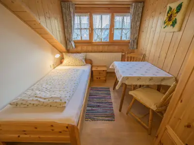 Schlafzimmer 4