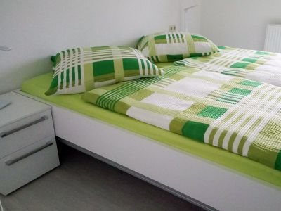 Schlafzimmer mit Doppelbett